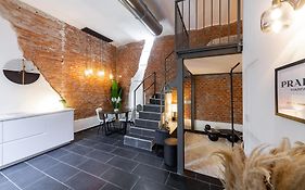Youhosty - Design Isola Studio